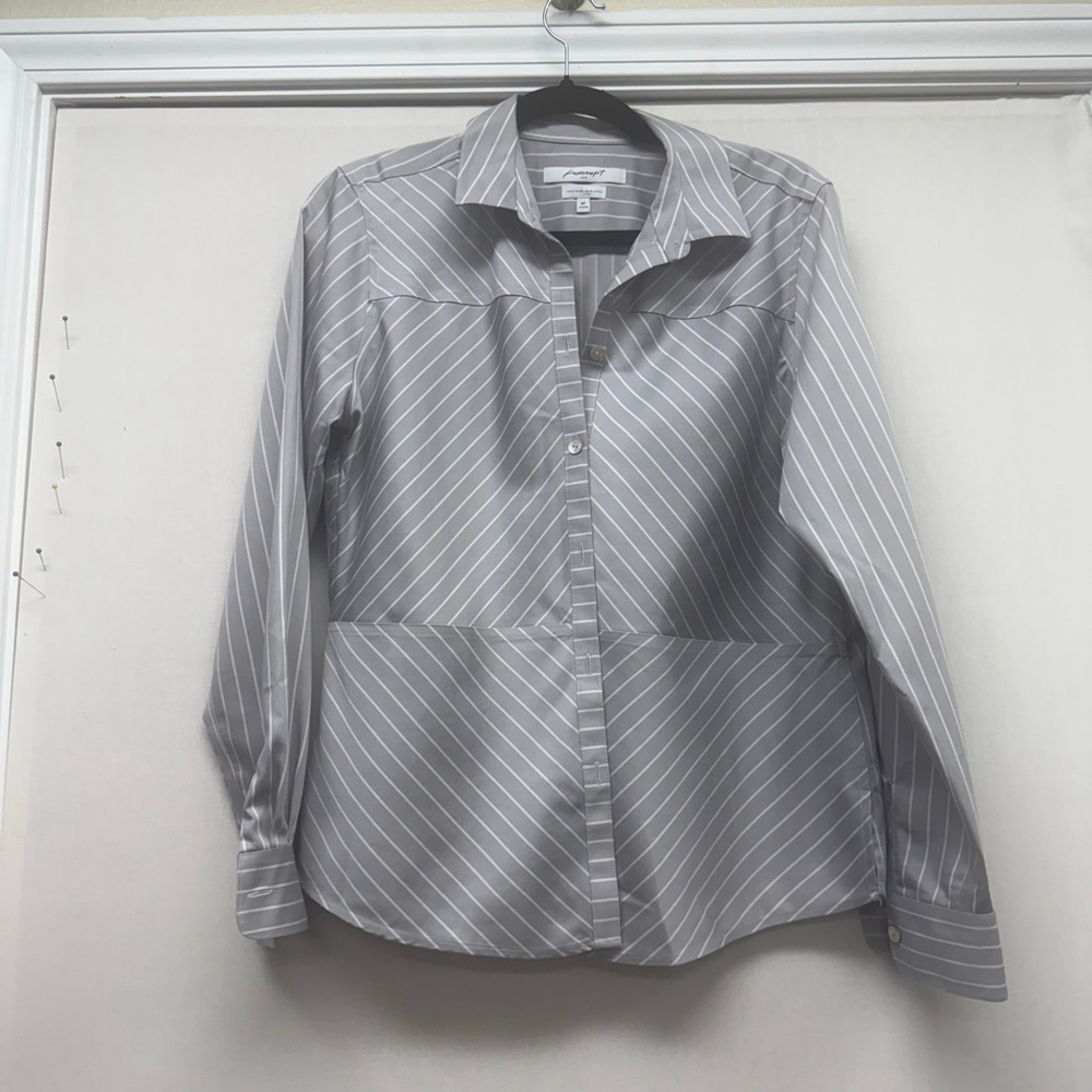 Women's Foxcroft Gray & White Striped Button Down Shirt 8P